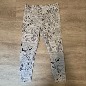 Athleta 7/8 Elation Leggings Size M